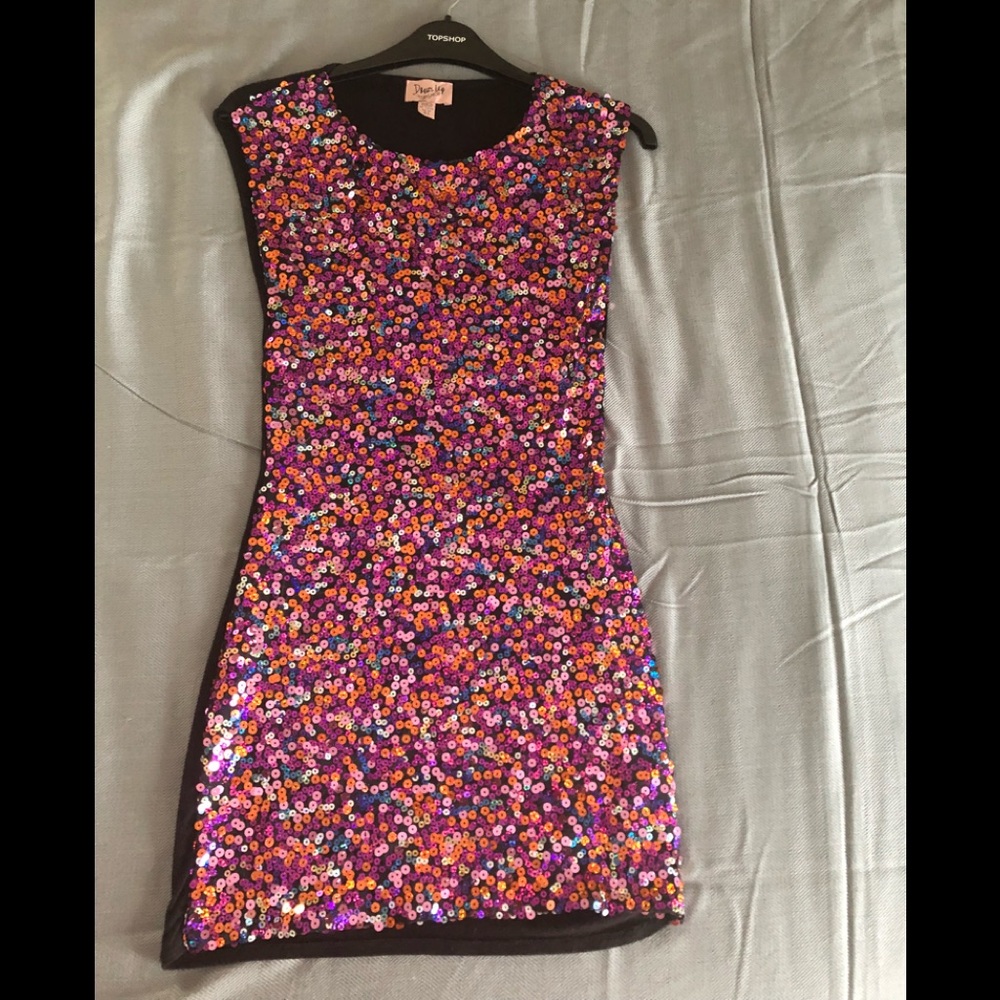 Sequins mini dress..
